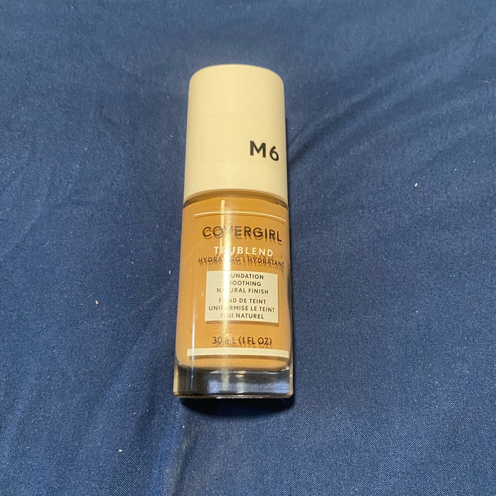 COVERGIRL TruBlend Hydrating Foundation - M6